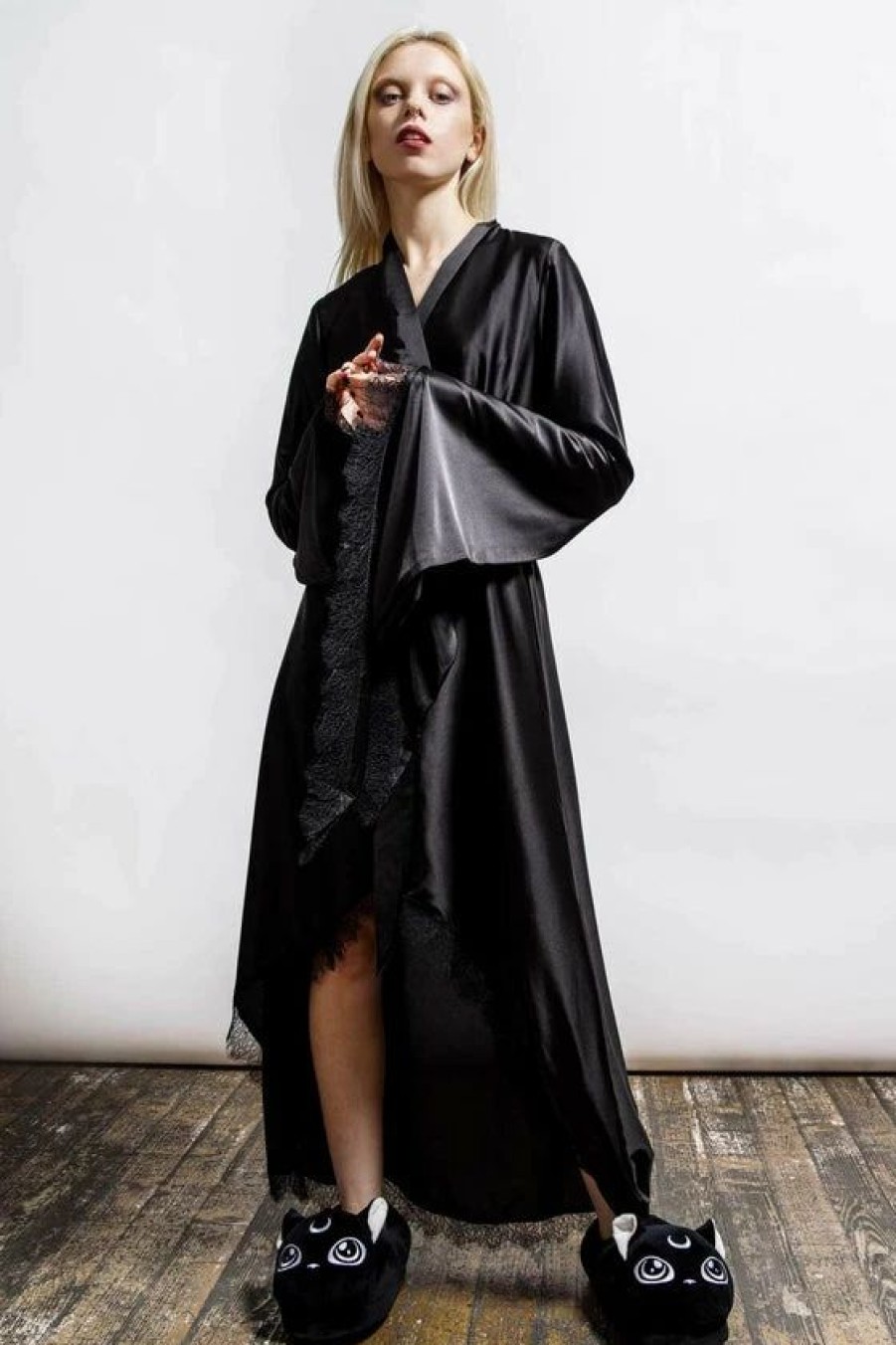 Dark Alternative | * Killstar Deadly Daze Black Satin Robe With Lace Trims Sexy Femme Fatale